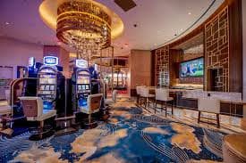 Roda French Roulette mujur 505 dengan 37 slot dan dealer profesional di studio HD